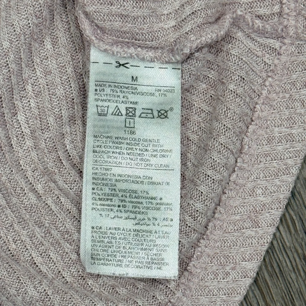 Old Navy Women's Light Pink Ribbed Long Sleeve Tee Size M - Picture 7 of 7